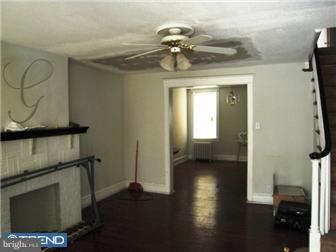 257 Copley Road Upper Darby, PA 19082 - Photo 2 of 9 Living Room