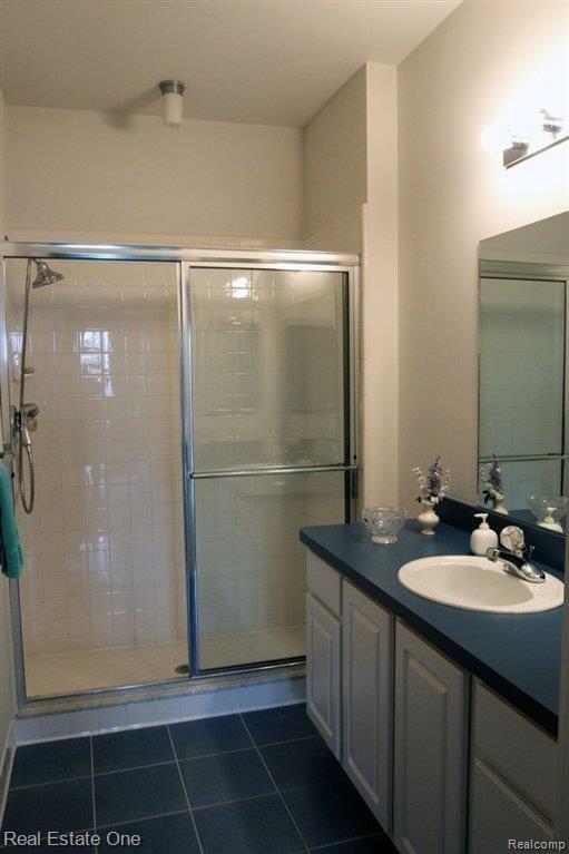 39178 Hayes Road, Unit 23 Clinton Township, MI 48038 - Photo 5 of 18 bath1