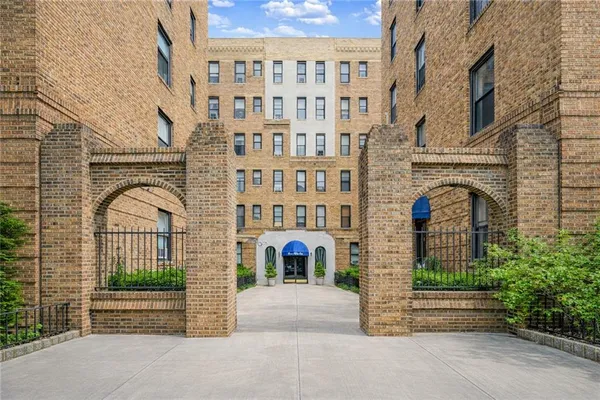 $450,000 | 351 Marine Avenue, Unit B5 | Bay Ridge