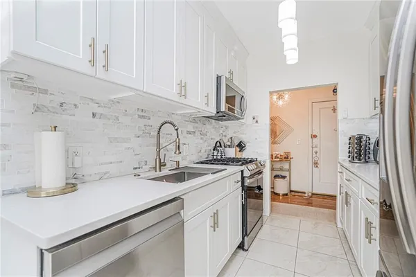 $450,000 | 351 Marine Avenue, Unit B5 | Bay Ridge