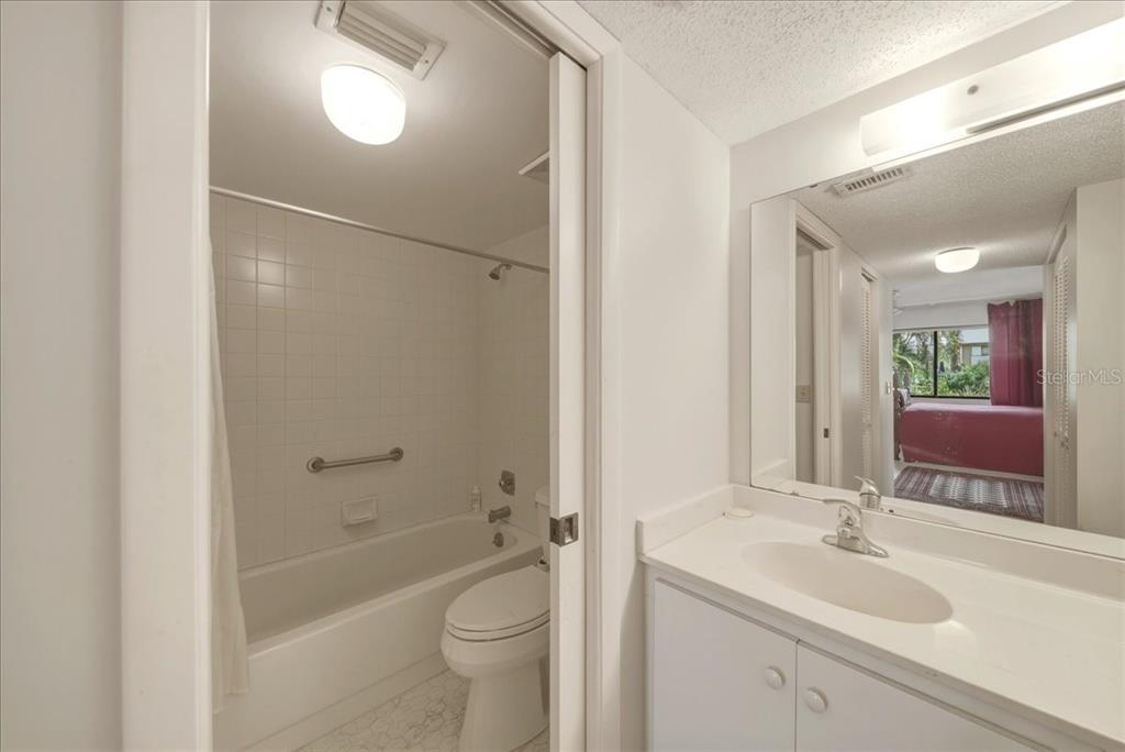 1711 Pelican Cove Road, Unit 341 Sarasota, FL 34231 - Photo 24 of 50