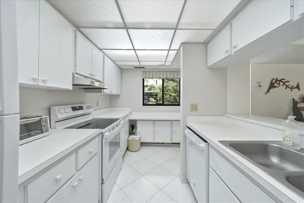 1711 Pelican Cove Road, Unit 341 Sarasota, FL 34231 - Photo 3 of 50