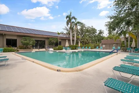 $315,000 | 1711 Pelican Cove Road, Unit 341, Sarasota, FL 34231