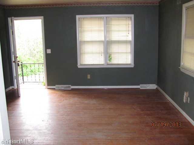 228 Rr Ruritan Club Roaring River, NC 28669 - Photo 3 of 8 Living Room.