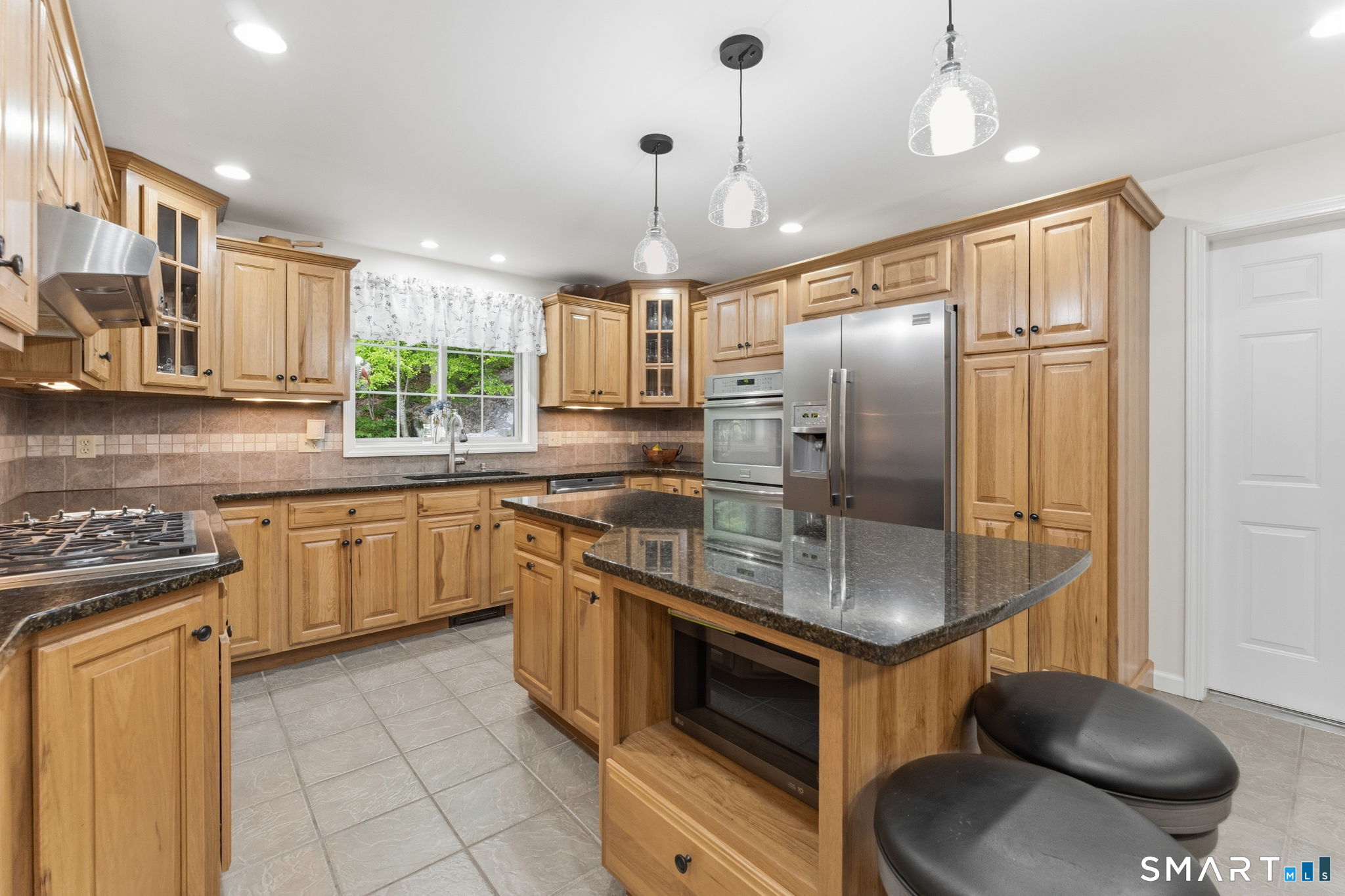 118-1 Whippoorwill Road Old Lyme, CT 06371 - Photo 13 of 37 kitchen island fits 4 stools