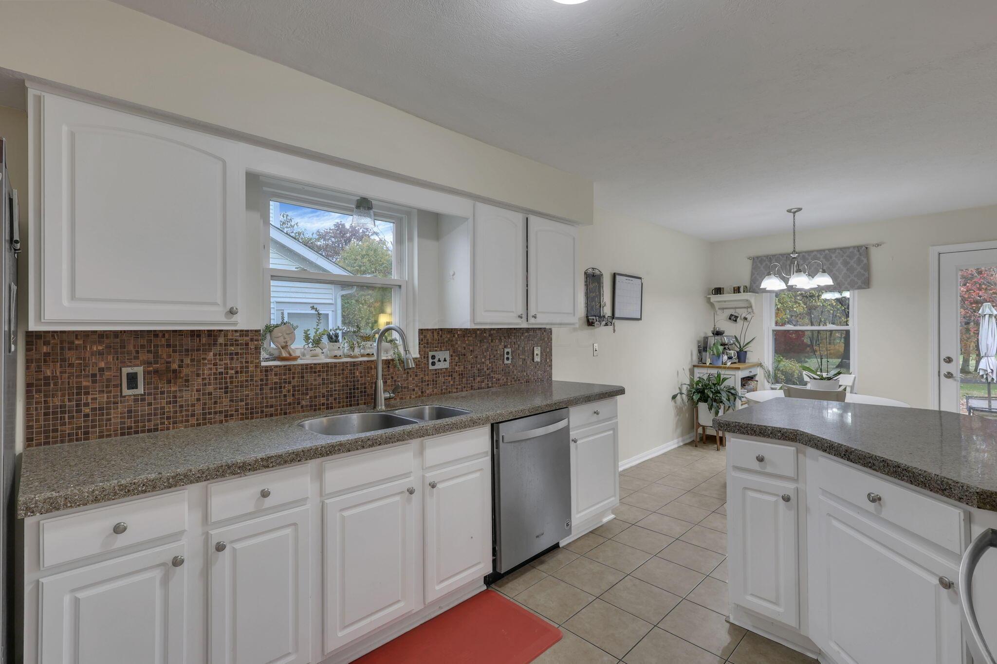 389 Inverness Avenue Delaware, OH 43015 - Photo 14 of 62 14-web-or-mls-G02A4908