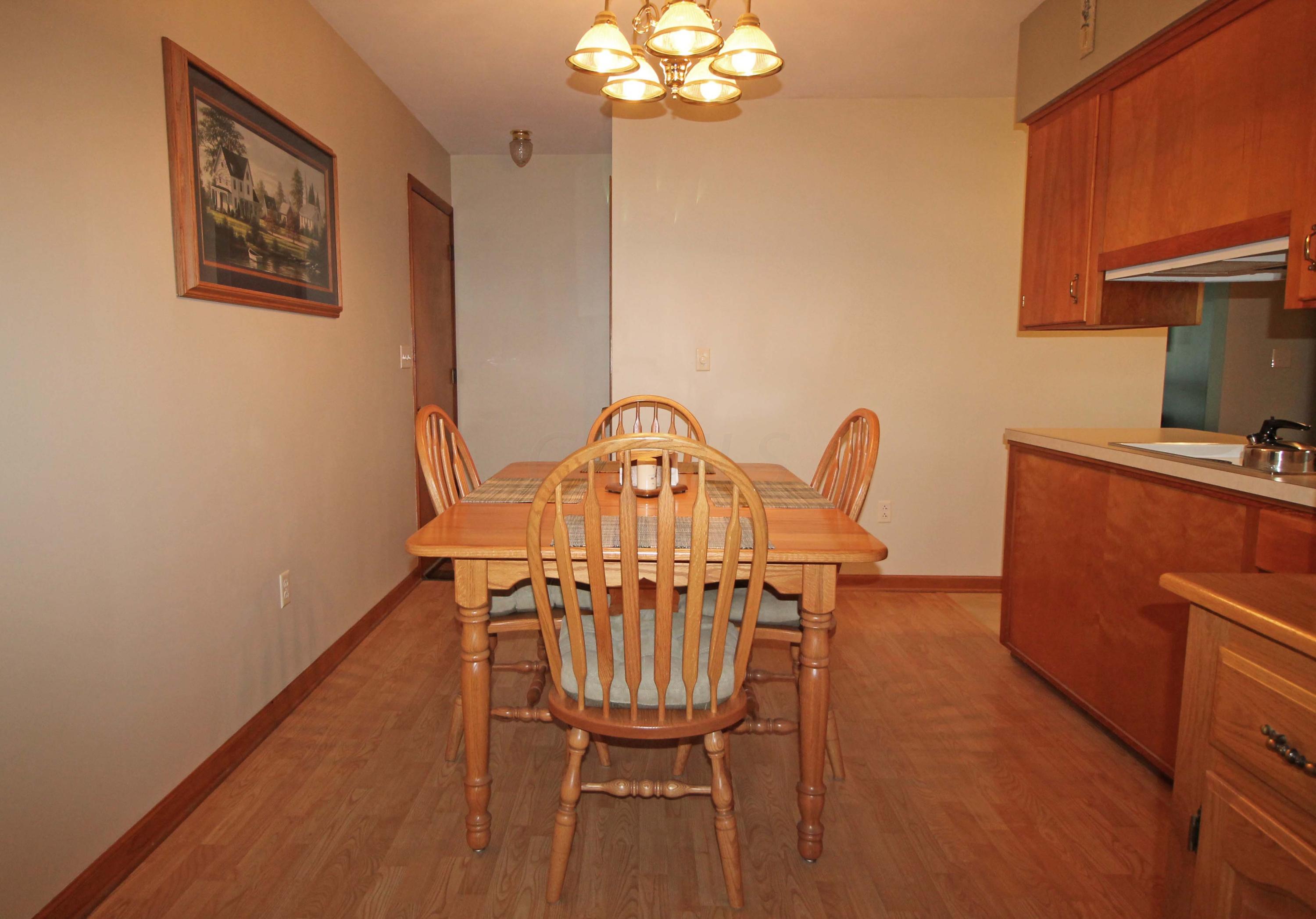 548 Clark State Road Columbus, OH 43230 - Photo 10 of 37