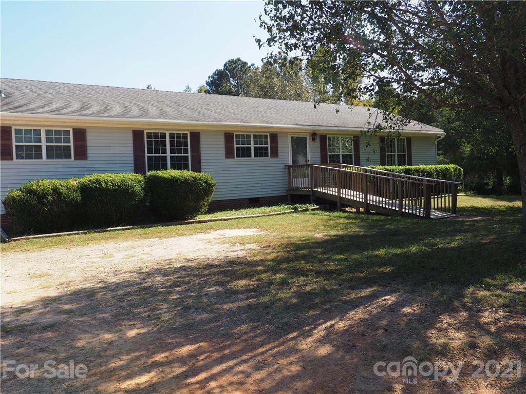 1201 Goldmine Road Chester, SC 29706 - Photo 1 of 30 a front view of house with yard and green space