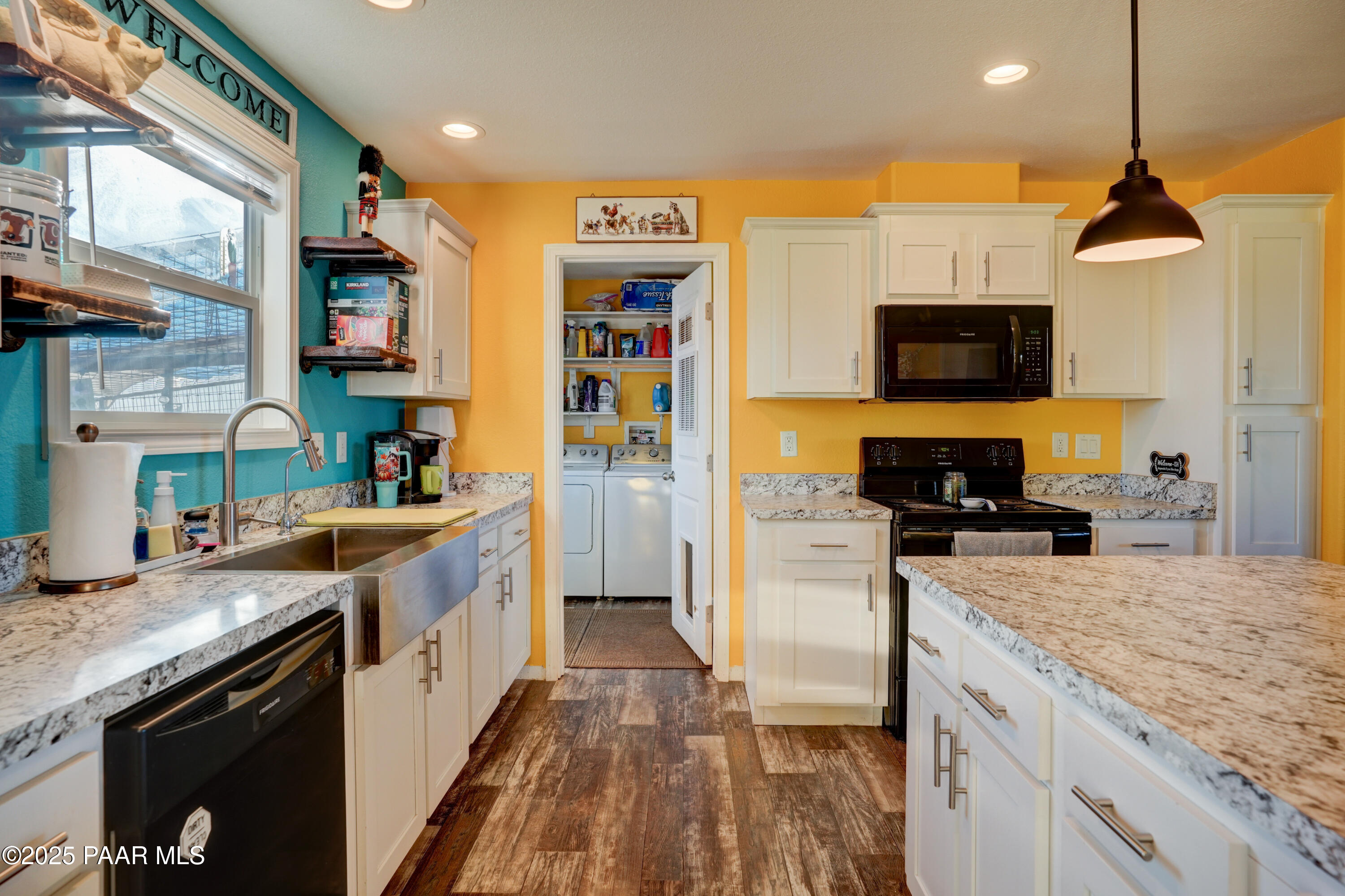 17717 East Roper Way Dewey, AZ 86327 - Photo 5 of 29 Kitchen