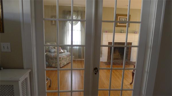 929 Sumner Avenue Springfield, MA 01118 - Photo 5 of 29 a room with window and closet