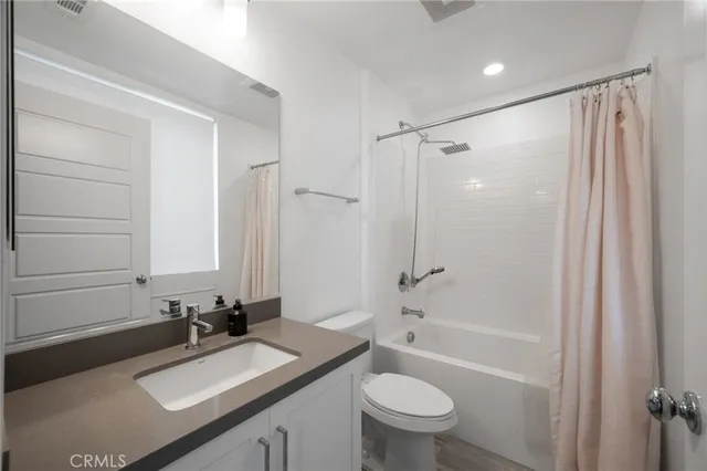 $4,800 | 279 Dockside Lane, San Pedro, CA 90731