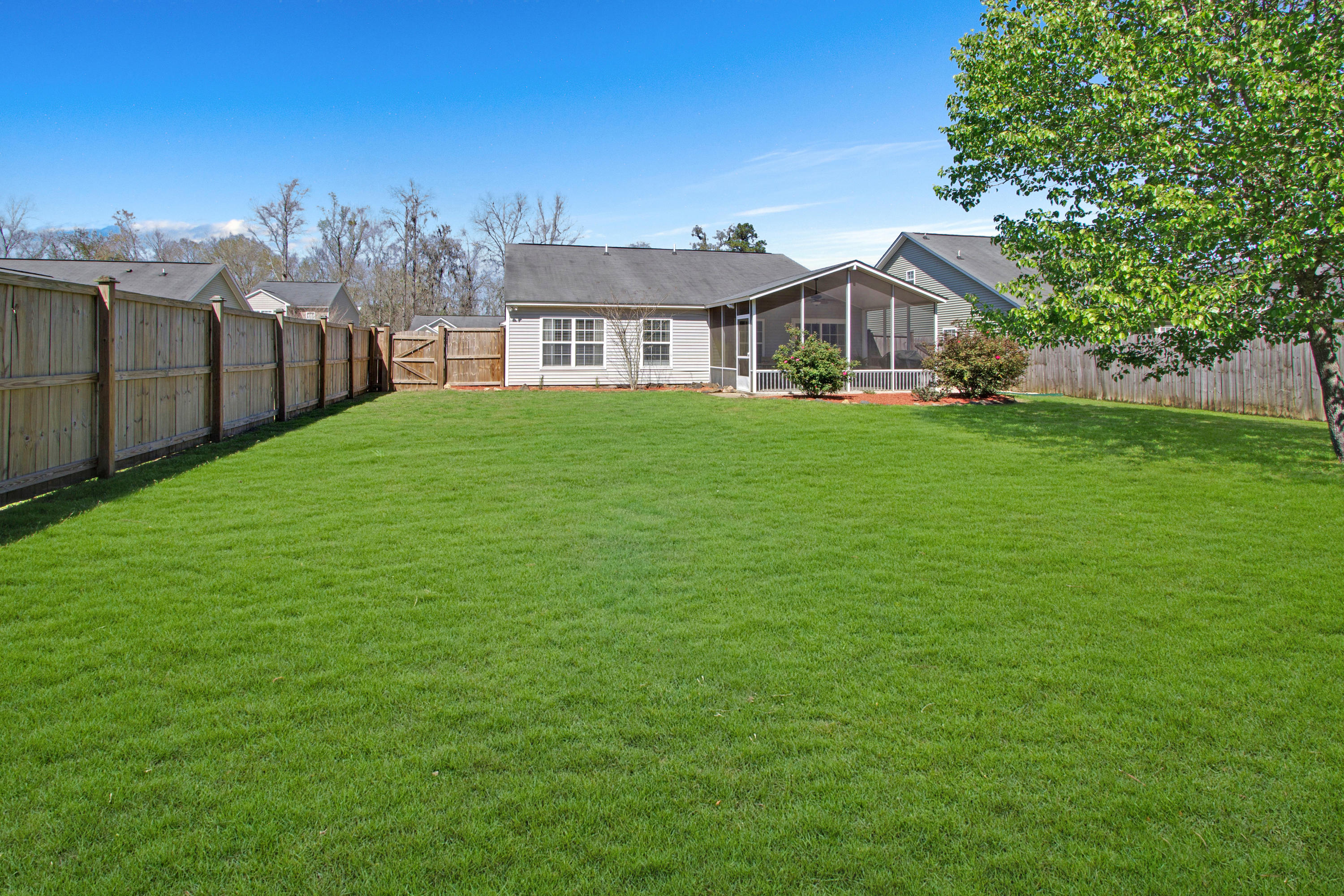 215 Island Green Road Goose Creek, SC 29445 - Photo 3 of 17 Large backyard