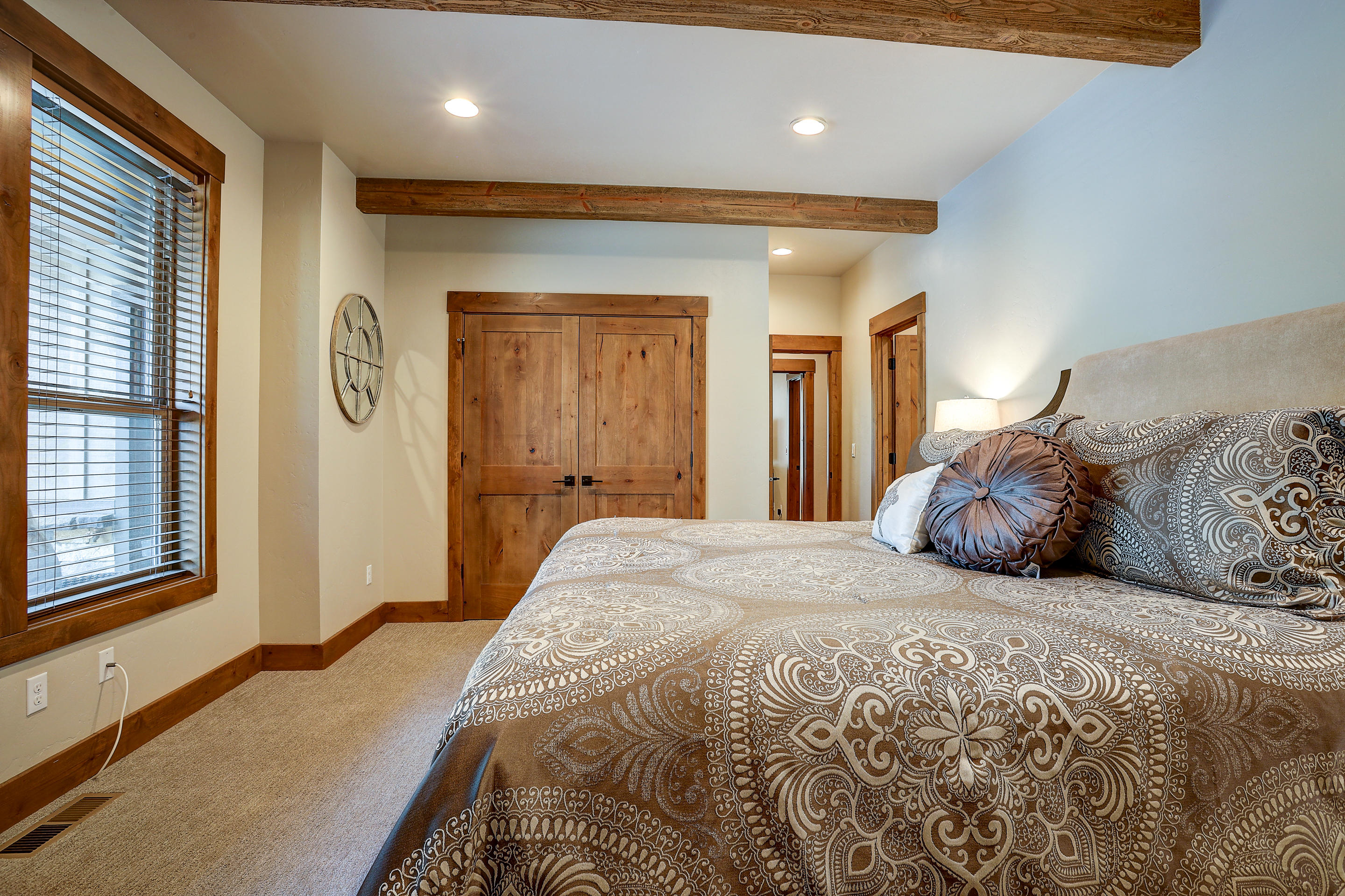 56688 Glowstone Loop Bend, OR 97707 - Photo 27 of 53 Suite