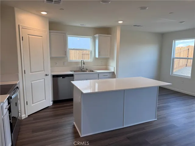 $2,499 | 8824 Scintilla Avenue, Bakersfield, CA 93309