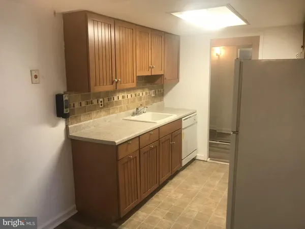 $1,500 | 3750 Clarendon Avenue, Unit 203, Philadelphia, PA 19114