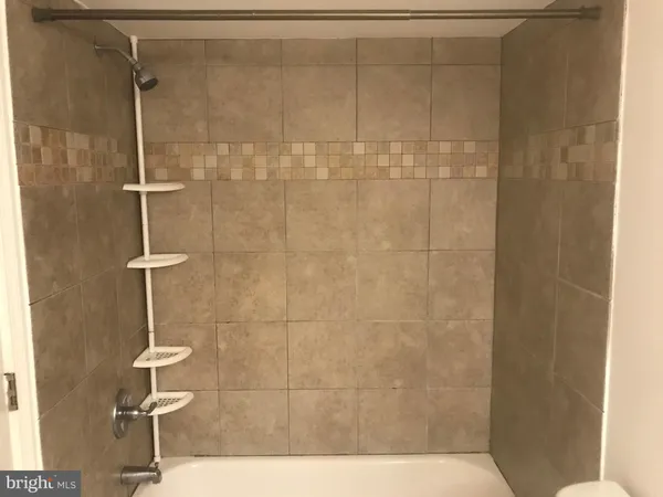 $1,500 | 3750 Clarendon Avenue, Unit 203, Philadelphia, PA 19114