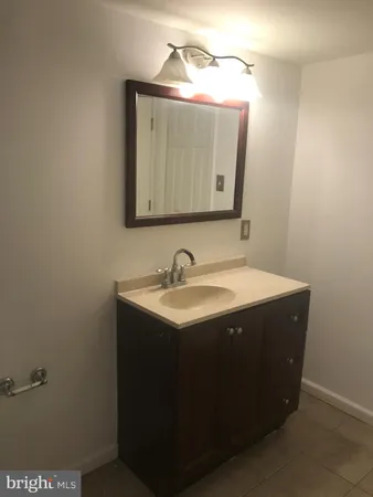 $1,500 | 3750 Clarendon Avenue, Unit 203, Philadelphia, PA 19114