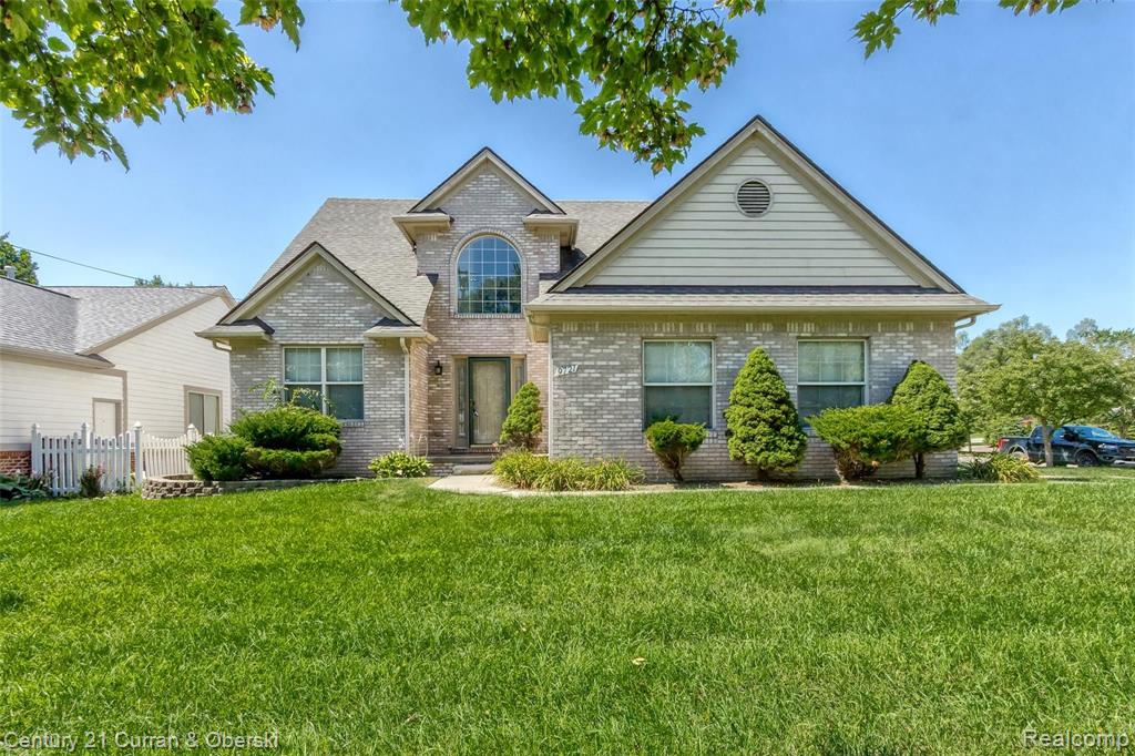 9721 Stark Road Livonia, MI 48150 - Photo 1 of 44