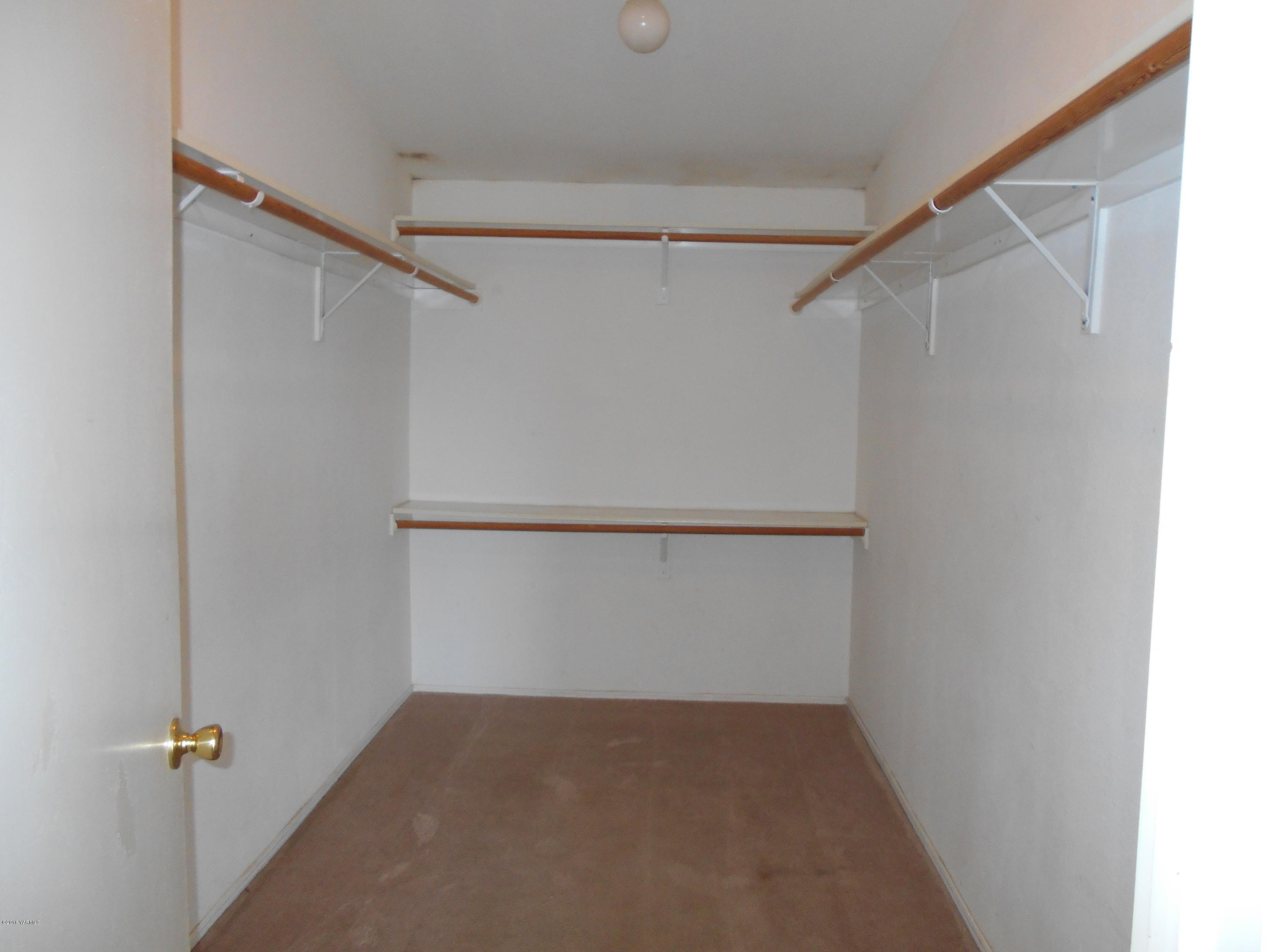 4051 Wenas Road South Selah, WA 98942 - Photo 11 of 21 a view of small space