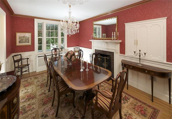 20 Gilson Road Wellesley, MA 02481 - Photo 3 of 10