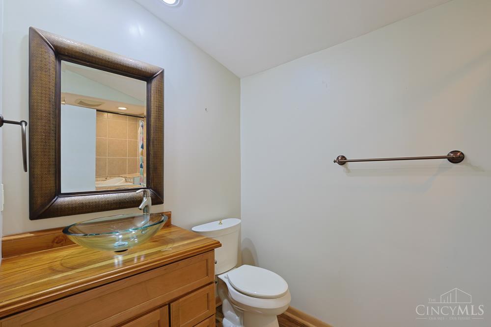7434 Drake Road Cincinnati, OH 45243 - Photo 16 of 50 Gallery Image 16
