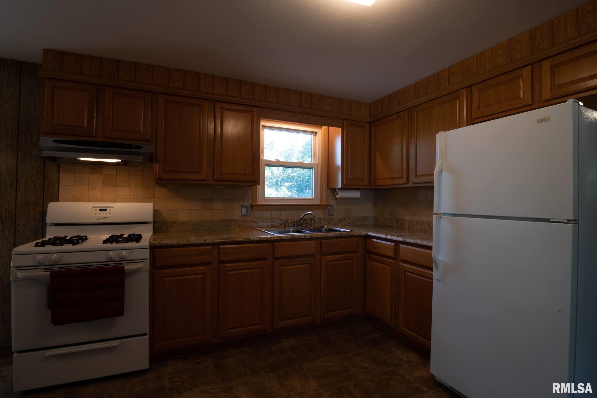 110 West Bittersweet Road Washington, IL 61571 - Photo 33 of 49 Gallery Image 33
