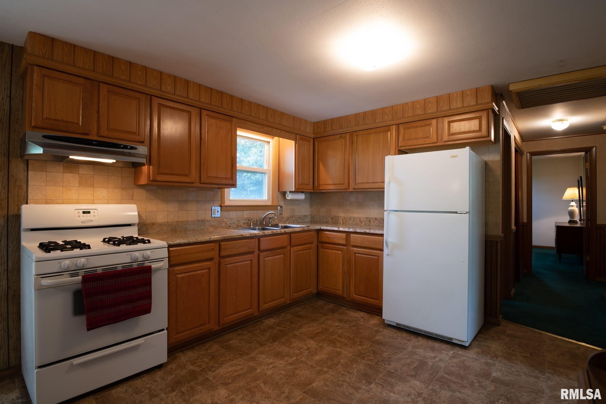 110 West Bittersweet Road Washington, IL 61571 - Photo 34 of 49 Gallery Image 34