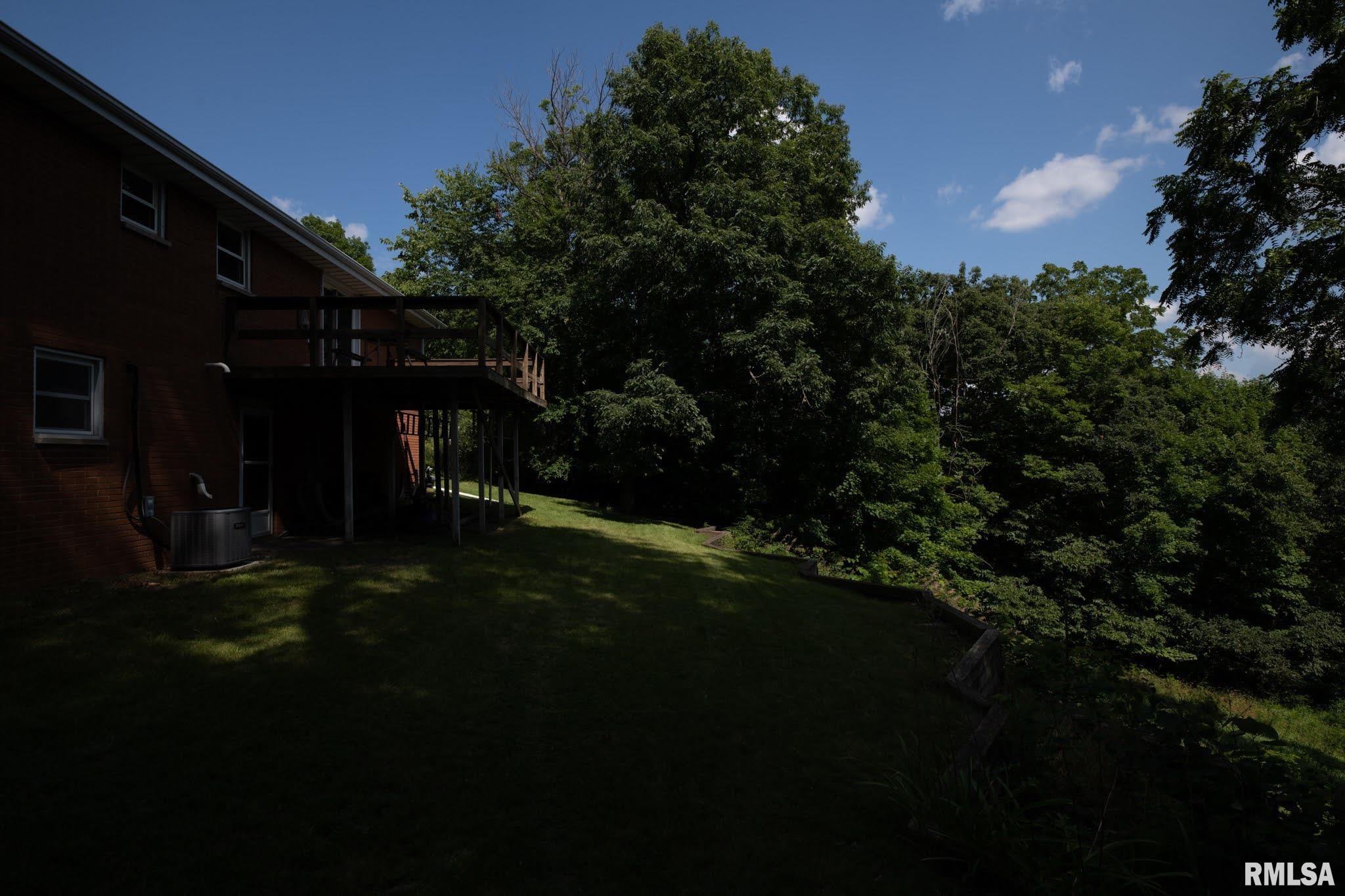110 West Bittersweet Road Washington, IL 61571 - Photo 5 of 49 Gallery Image 5
