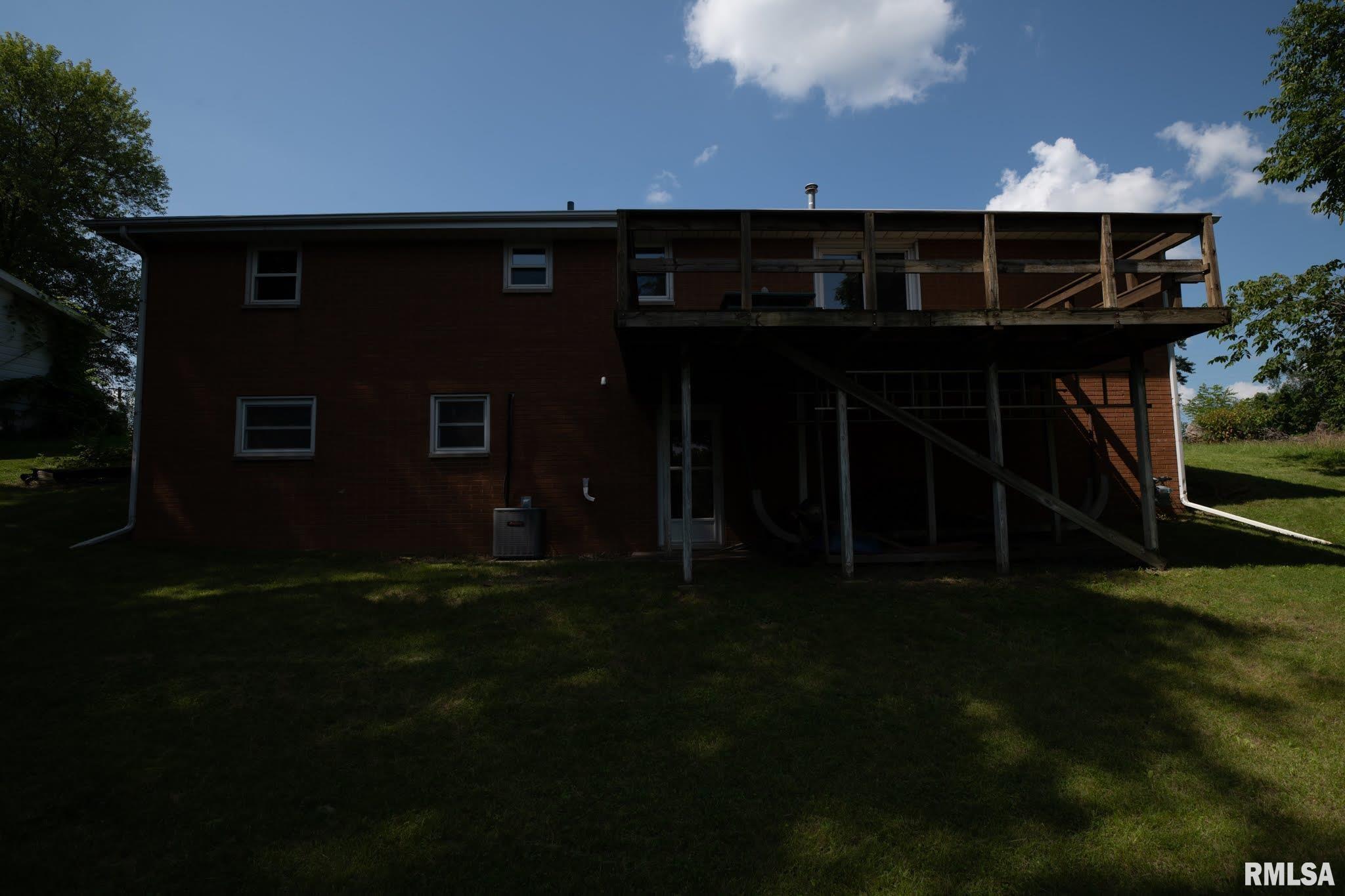 110 West Bittersweet Road Washington, IL 61571 - Photo 7 of 49 Gallery Image 7