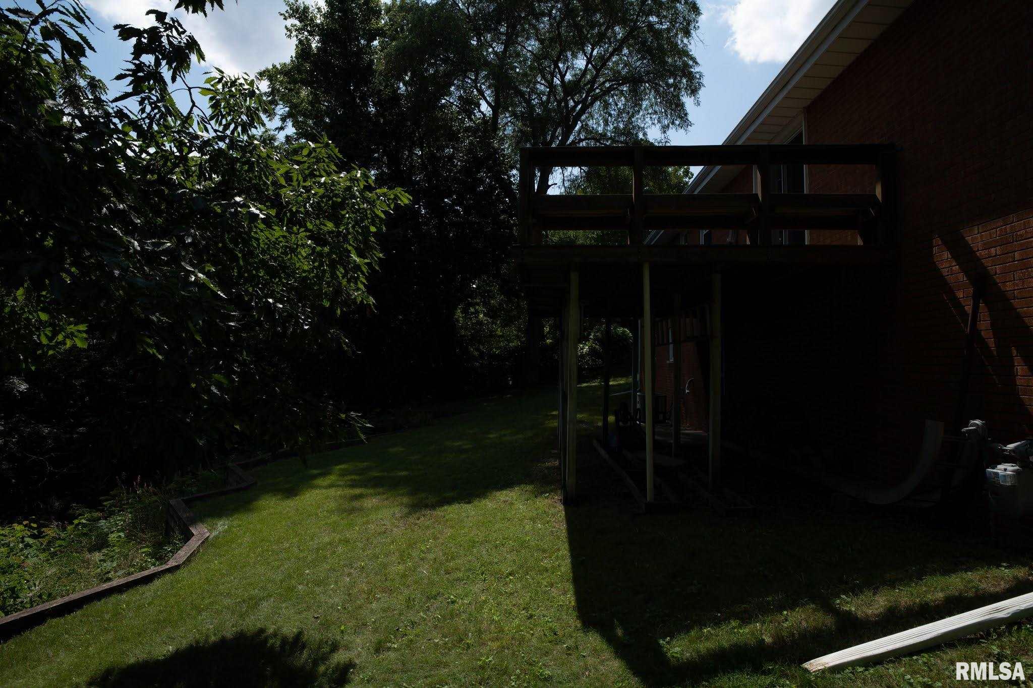 110 West Bittersweet Road Washington, IL 61571 - Photo 9 of 49 Gallery Image 9
