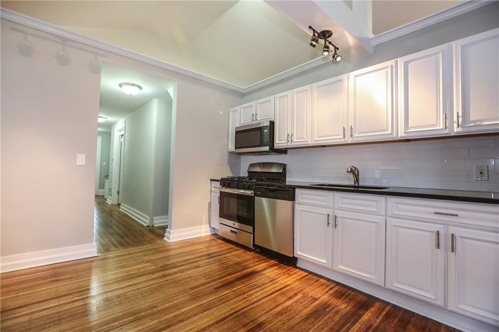 32 Rowley Street Rochester, NY 14607 - Photo 2 of 10