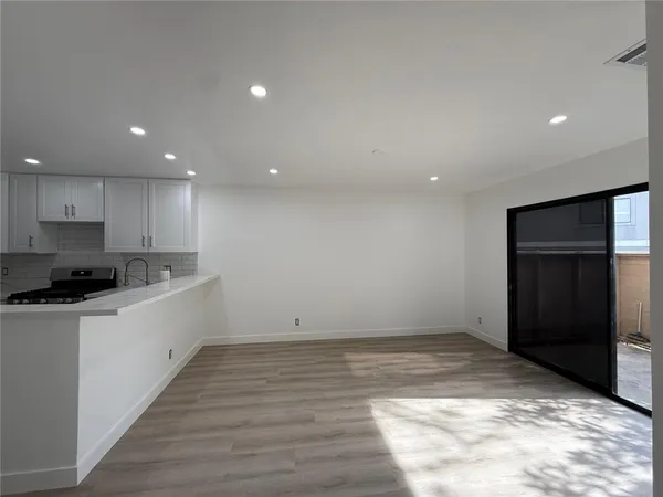 $3,750 | 13063 Hubbard Street, Unit 5, Sylmar, CA 91342