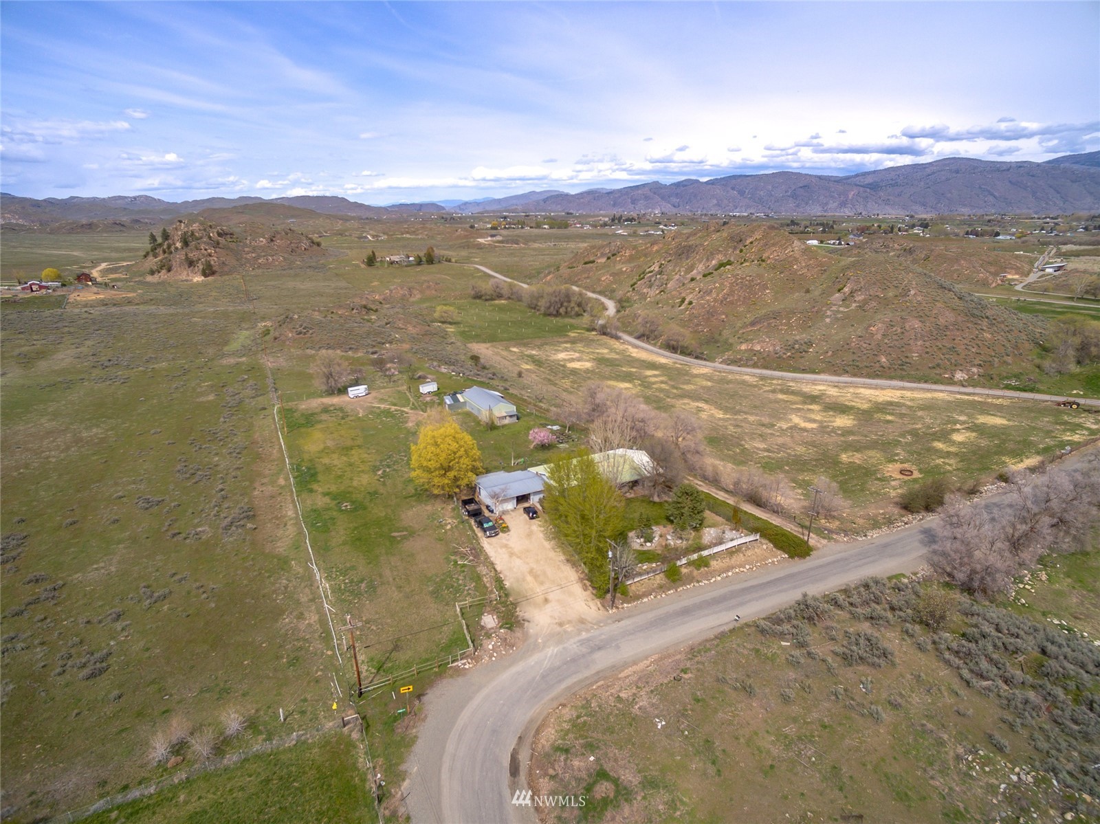 1 George Road Omak, WA 98841 - Photo 2 of 38 a view of a city