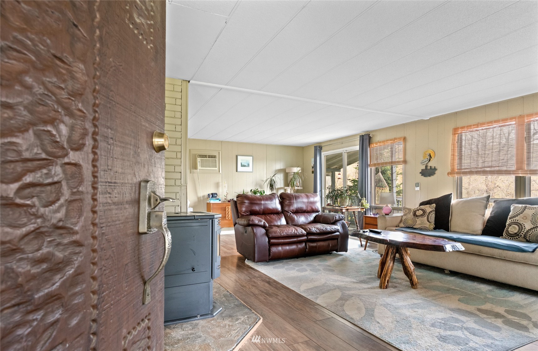 1 George Road Omak, WA 98841 - Photo 8 of 38 a living room with furniture and a fireplace