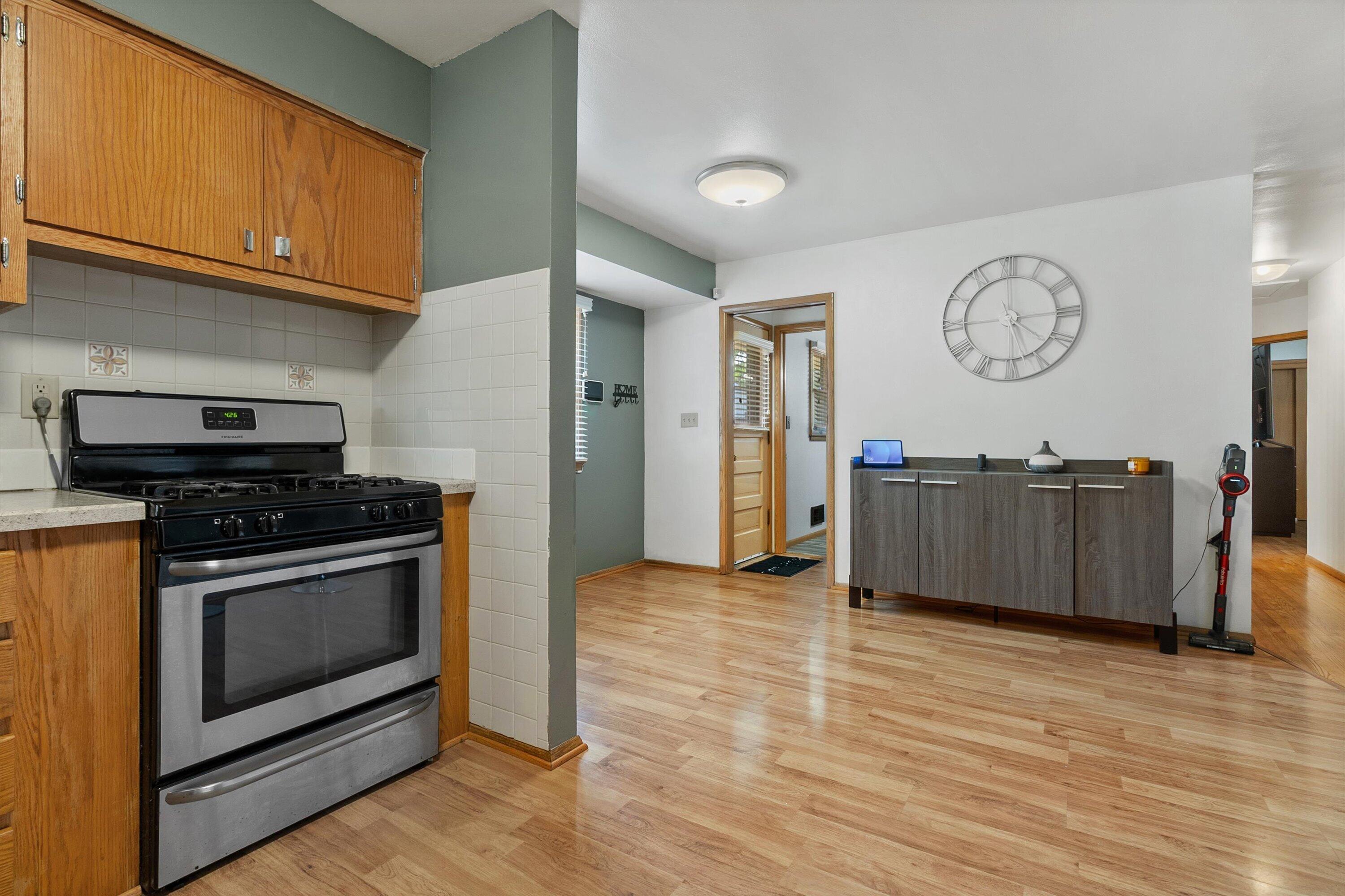 3319 South 86th Street Milwaukee, WI 53227 - Photo 8 of 26 08-E6A6316