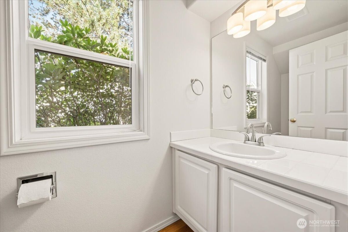 4726 Northeast 18th Place, Unit B Renton, WA 98059 - Photo 38 of 39