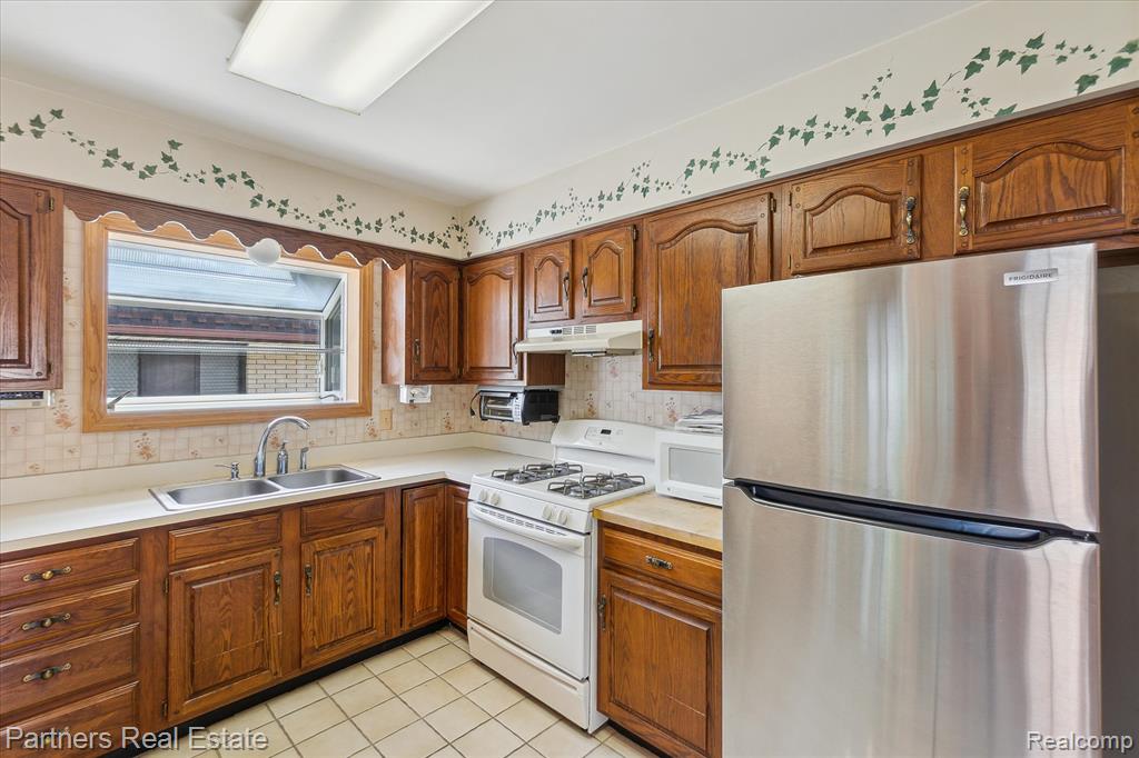 8331 Hilton Road Brighton, MI 48114 - Photo 18 of 41