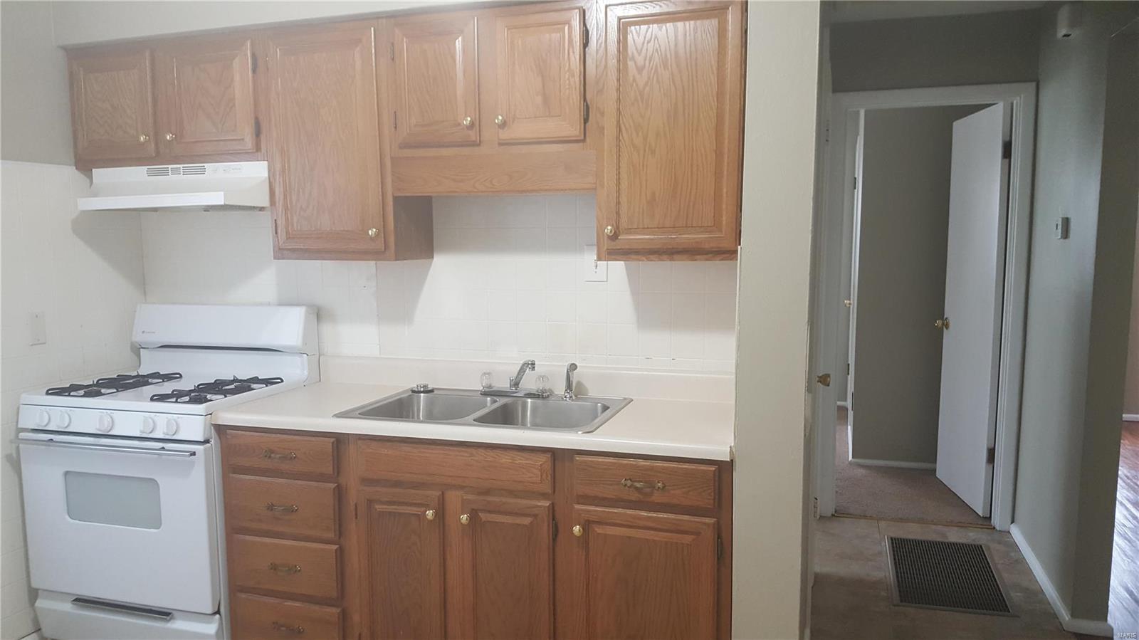 3535 Adie Road St. Ann, MO 63074 - Photo 4 of 13