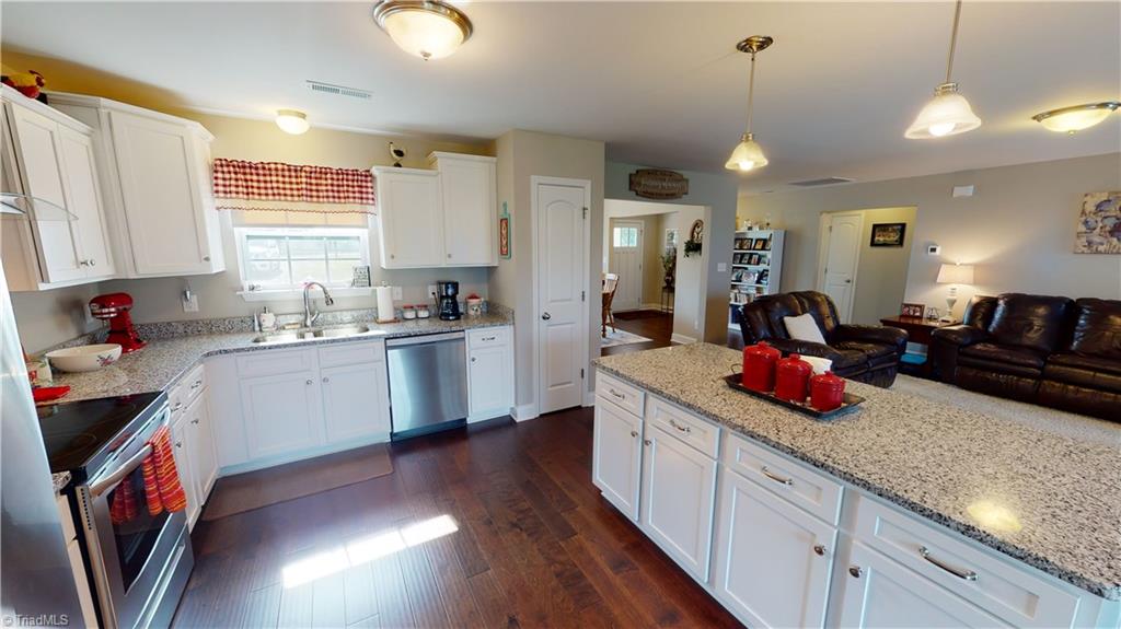 672 Carson Road Pilot Mountain, NC 27041 - Photo 16 of 25 Gallery Image 16