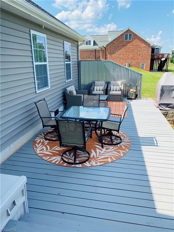672 Carson Road Pilot Mountain, NC 27041 - Photo 5 of 25 Gallery Image 5