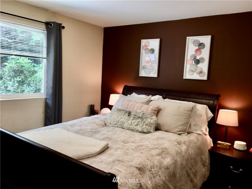 17521 Valley Cir Drive Bothell, WA 98012 - Photo 12 of 30 Gallery Image 12