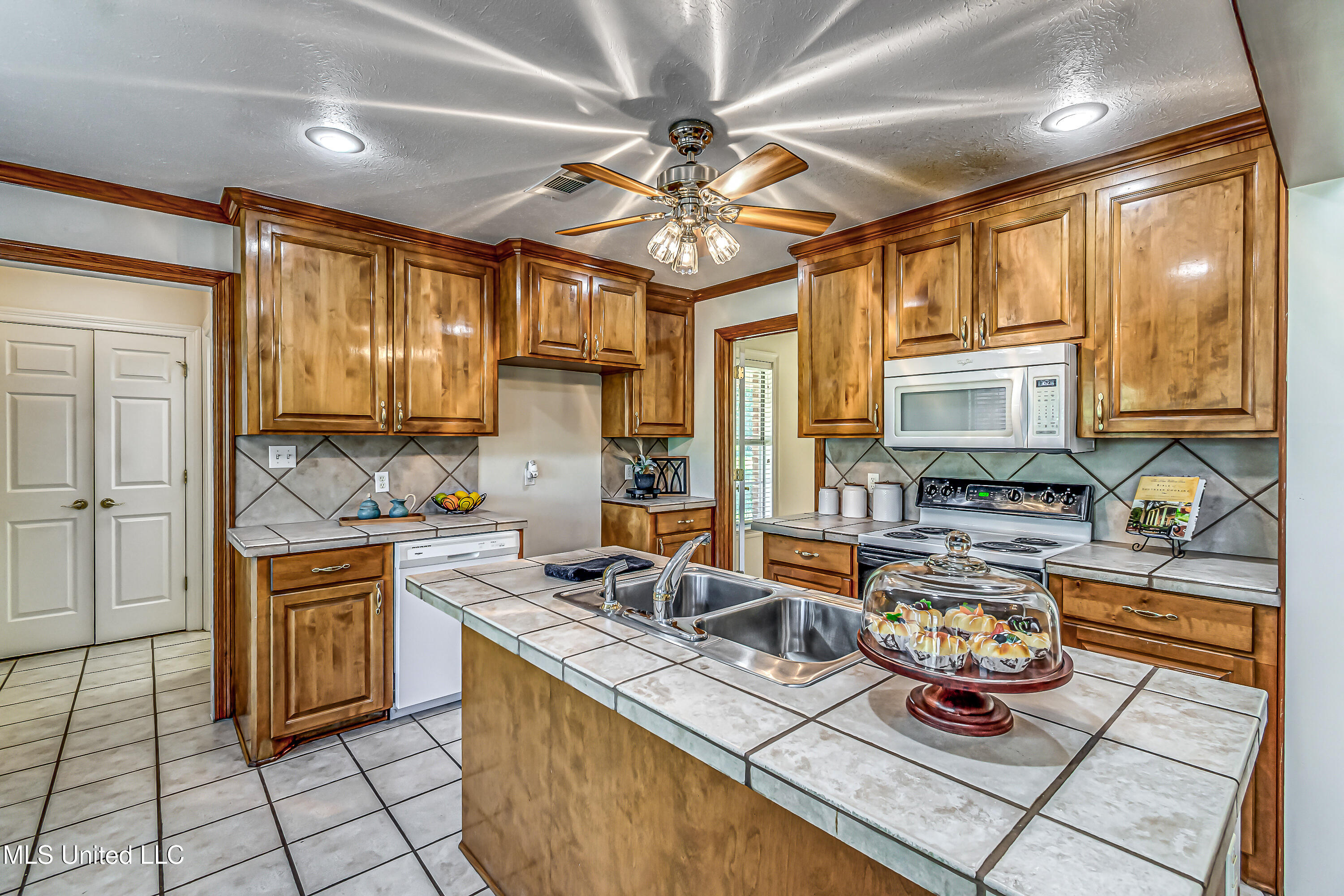 254 Waldrop Road Flora, MS 39071 - Photo 19 of 49 254 Waodrop less red-4