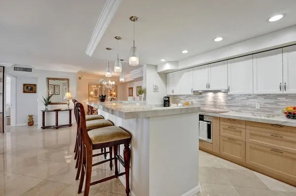 $9,850 | 3606 South Ocean Boulevard, Unit 603, Highland Beach, FL 33487