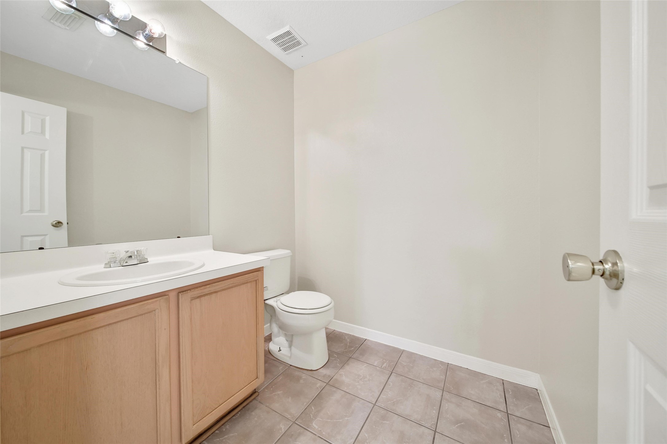 11911 Ezekiel Road Tomball, TX 77375 - Photo 18 of 23 Half bath.