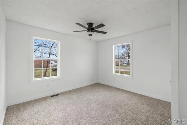 $139,000 | 303 South Pine Street, Dixon, MO 65459