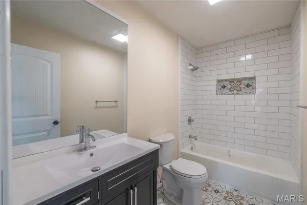 $139,000 | 303 South Pine Street, Dixon, MO 65459