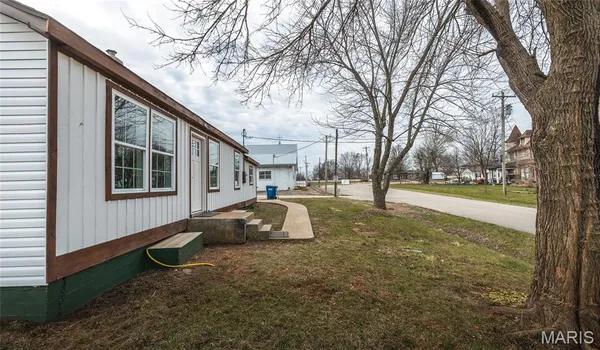 $139,000 | 303 South Pine Street, Dixon, MO 65459