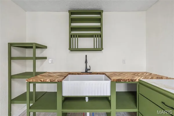 $139,000 | 303 South Pine Street, Dixon, MO 65459