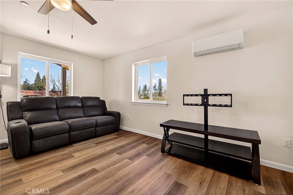 6352 Tahoe Court Paradise, CA 95969 - Photo 9 of 61 a living room with furniture