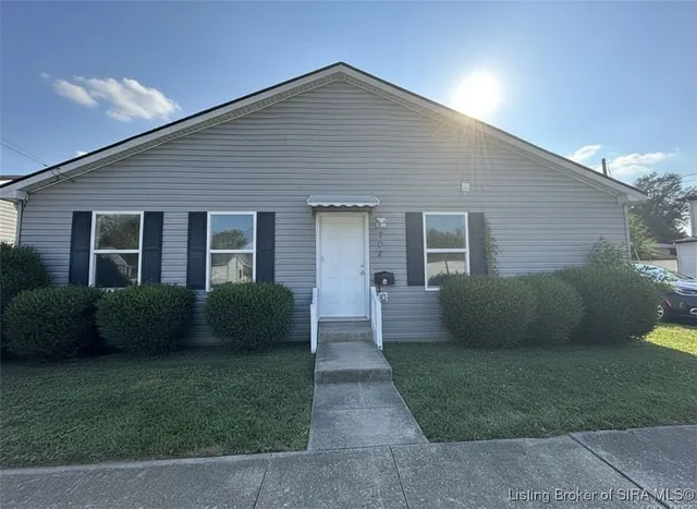 $269,900 | 702 East Utica Street, Unit A&B, Sellersburg, IN 47172